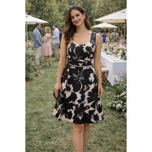 ANN TAYLOR: Black and White Floral Sleeveless Dress 8P (F-160)